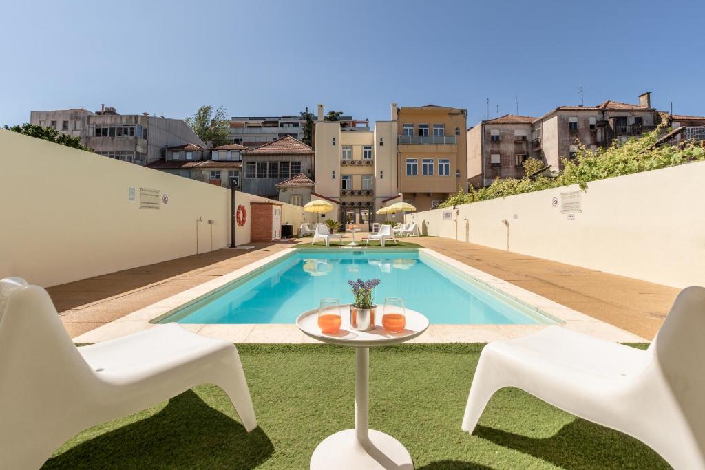 Image of 733 Pool House