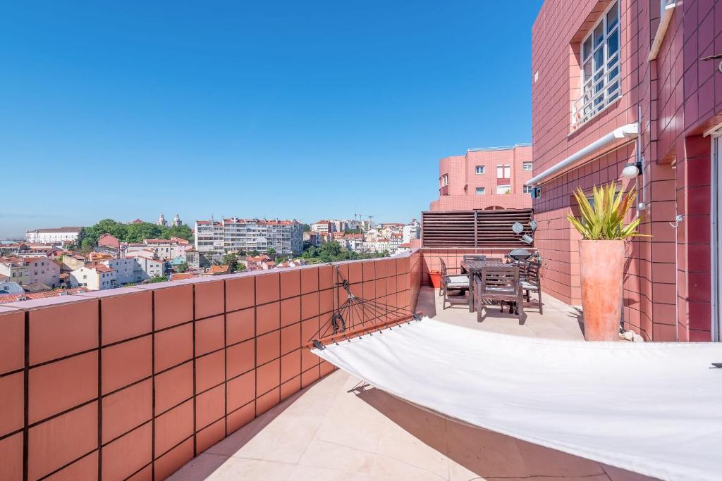 Image of Round River Apartment