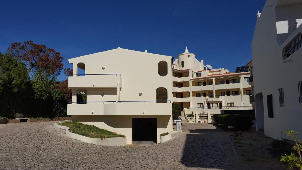 APARTAMENTOS OLHOS DO MAR - FRACÇÃO BE