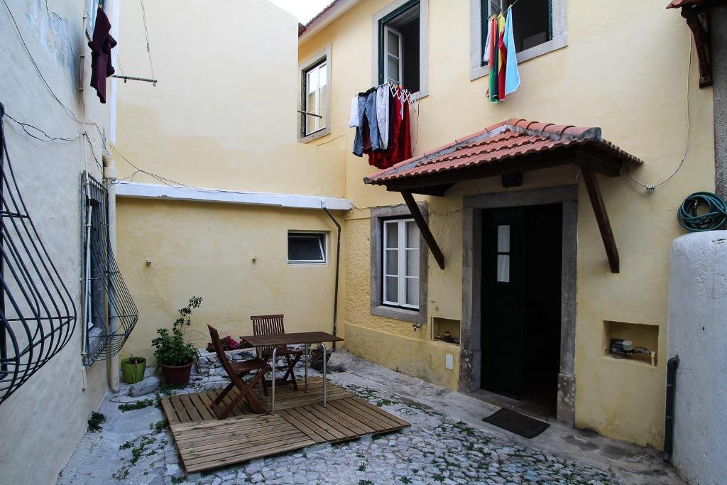 Image of CASAS DO PÁTIO SEM CANTIGAS 4