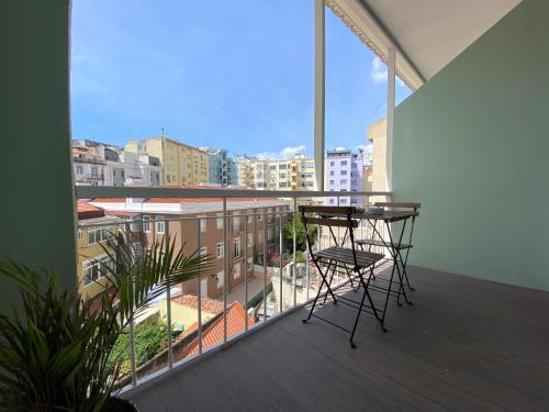 Image of Liv'in Lisbon V