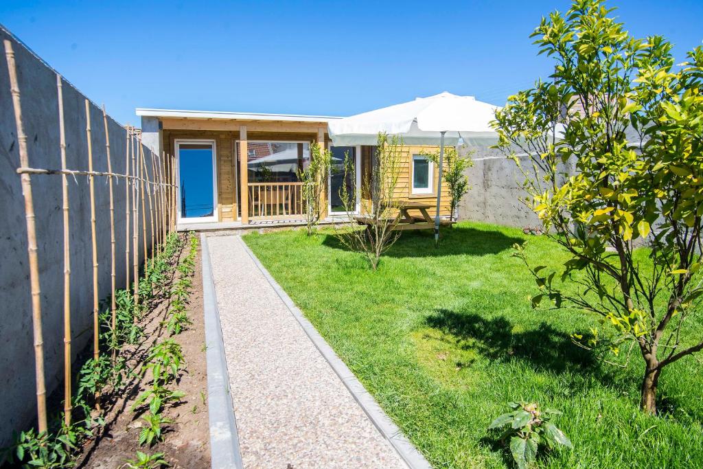 GARDEN HOUSE