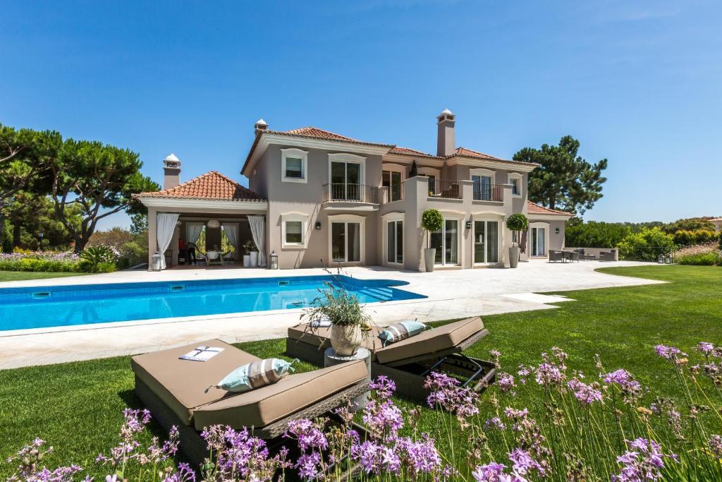 VILLA GONDRA