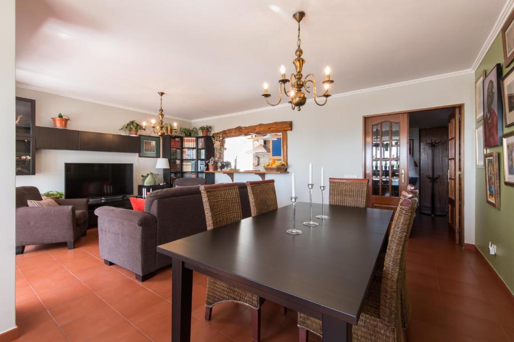 HOMEYSUITE IN ESTORIL BEACH APARTMENT