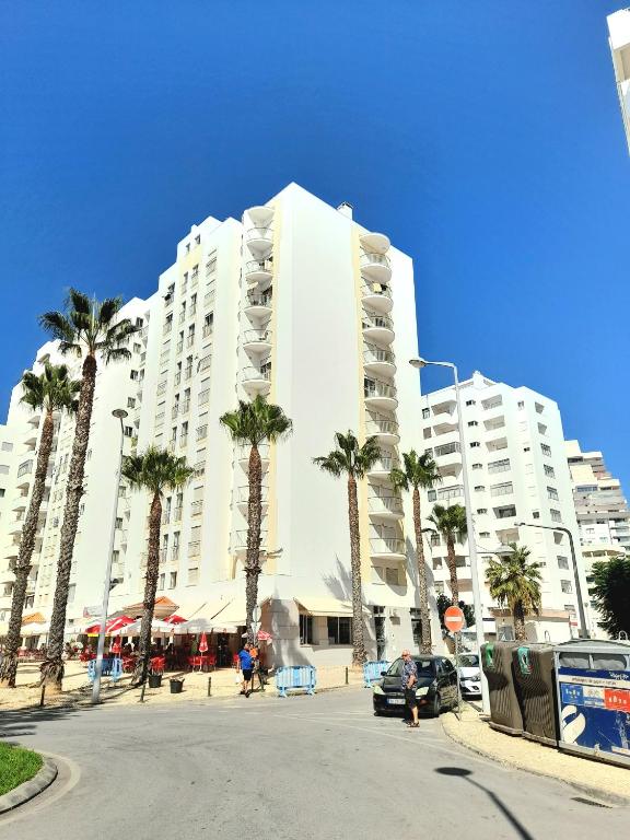 APARTAMENTO EDIFICIO TROPICAL