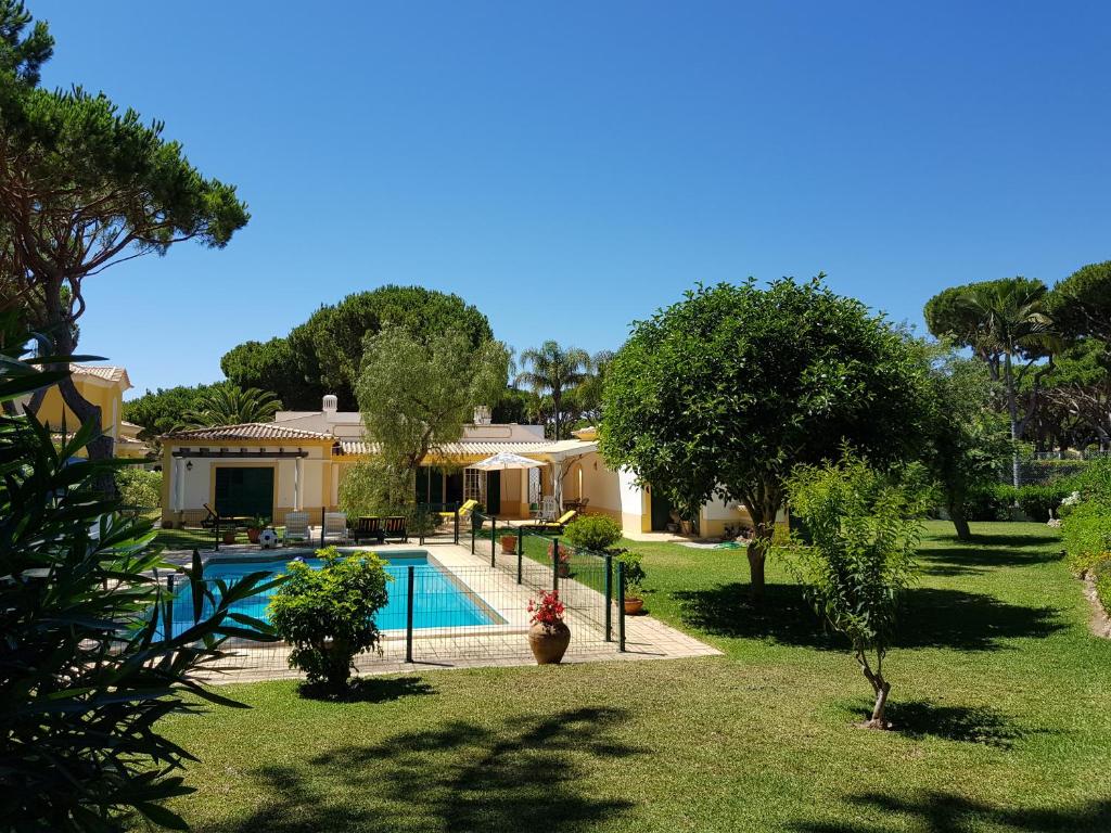 THE PINEWOOD VILLA
