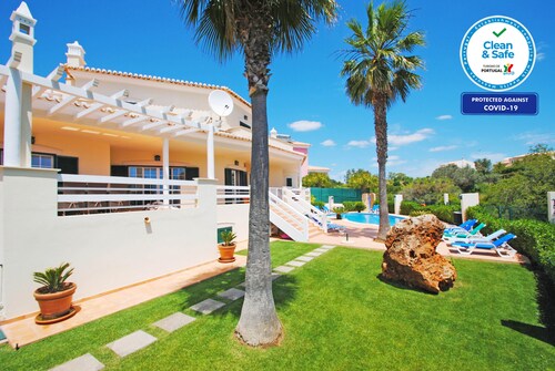 VILLA OLIVEIRA