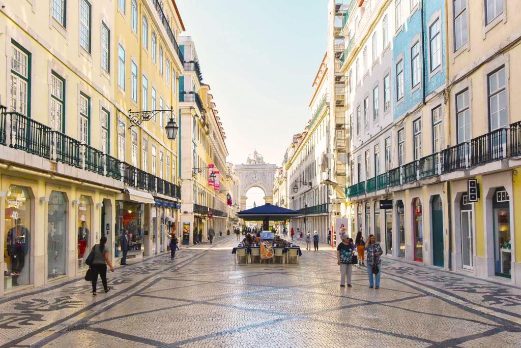 HOME IN LISBON