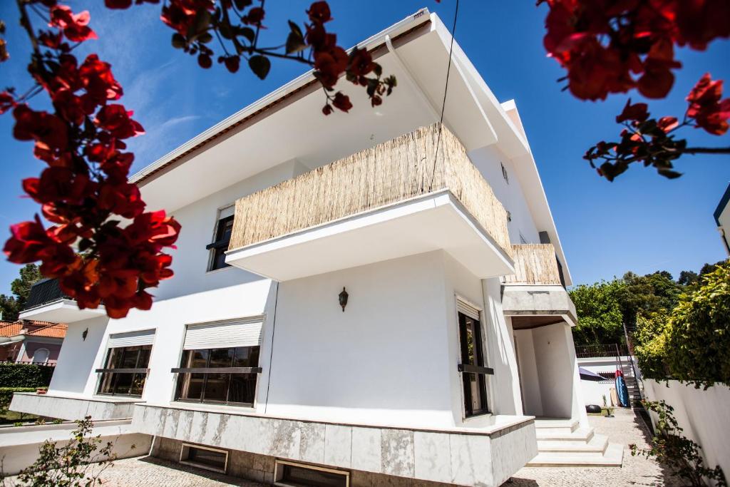 LISBON SURF VILLA