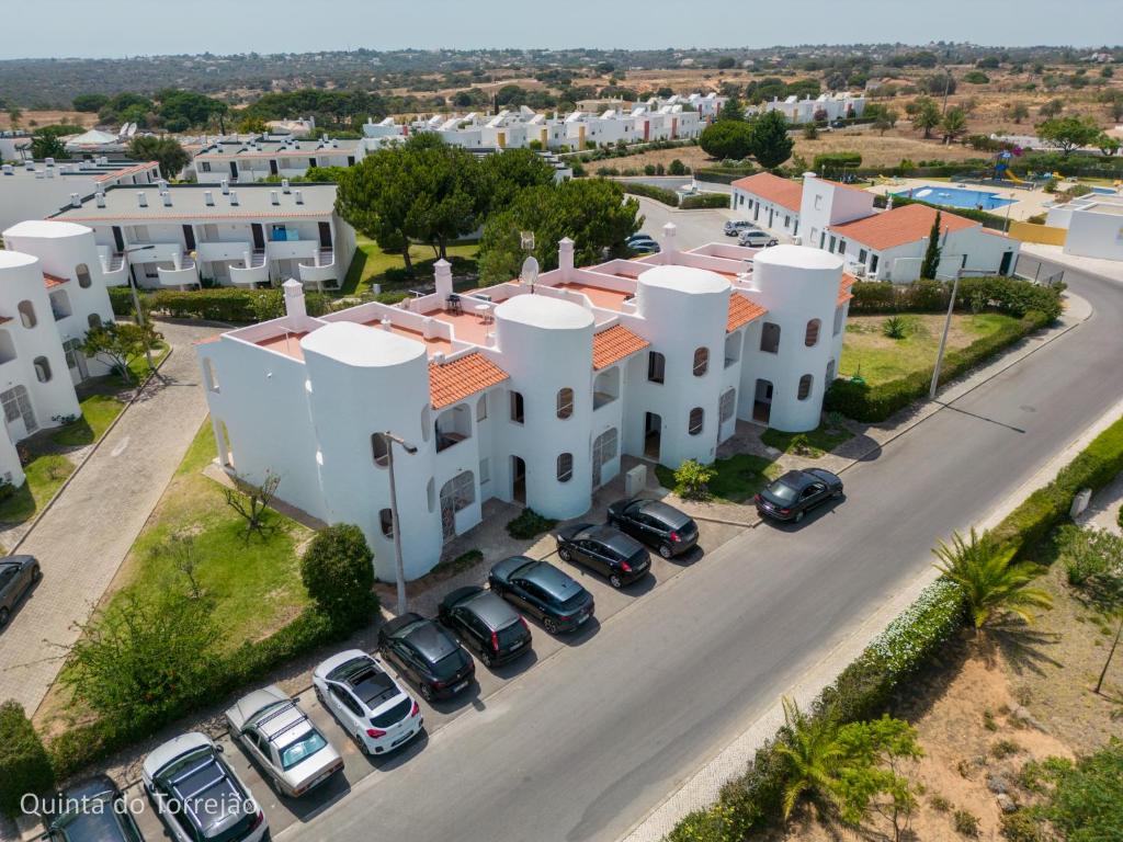 APARTAMENTO VISTA ESTRADA