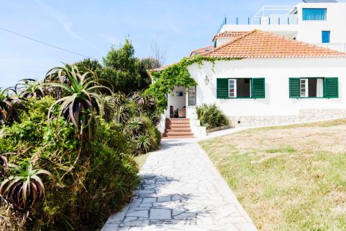 LANEEZ ERICEIRA COTTAGE