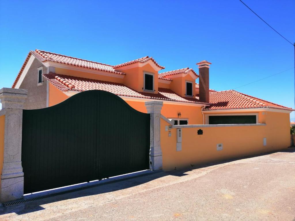 D'YELLOW HOUSE