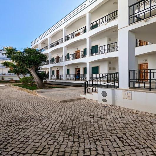 GREENHILL APARTMENT