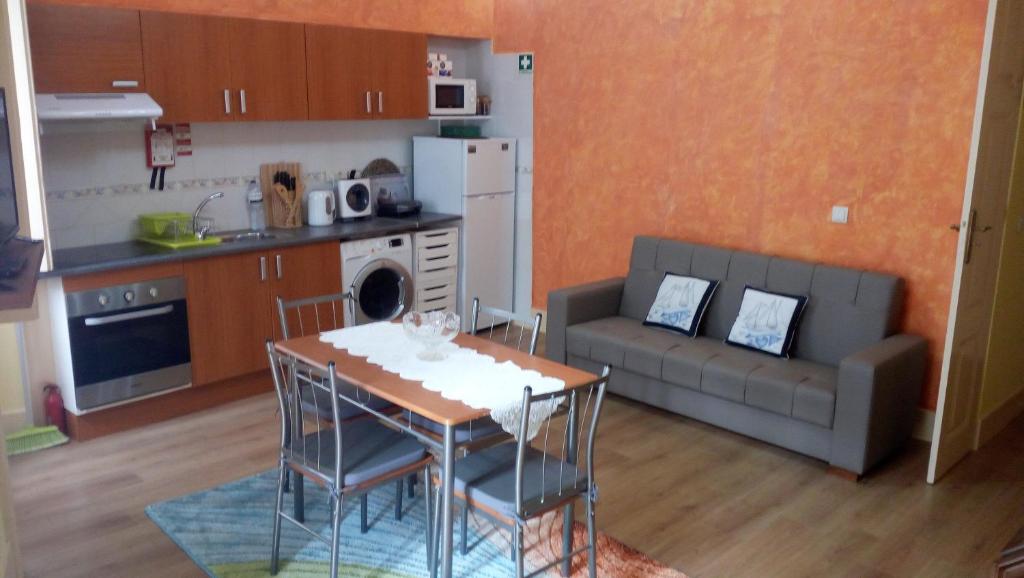 APARTAMENTO DA RUA DA FERREIRINHA
