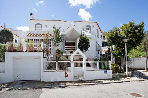 VILLA MONACO
