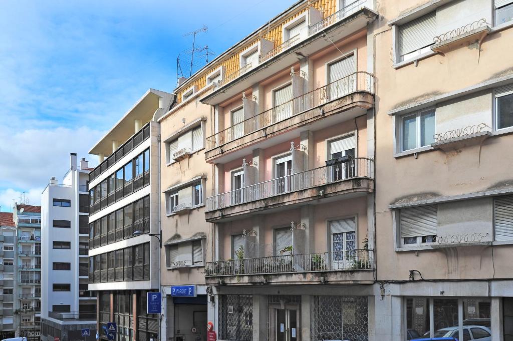 ALMIRANTE REIS RESIDENCE 19