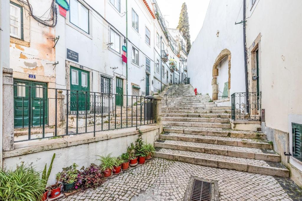 LISBON VILLAGE APARTMENTS GARCÊS