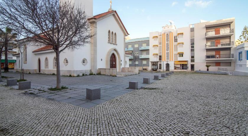 APARTAMENTO A IGREJA