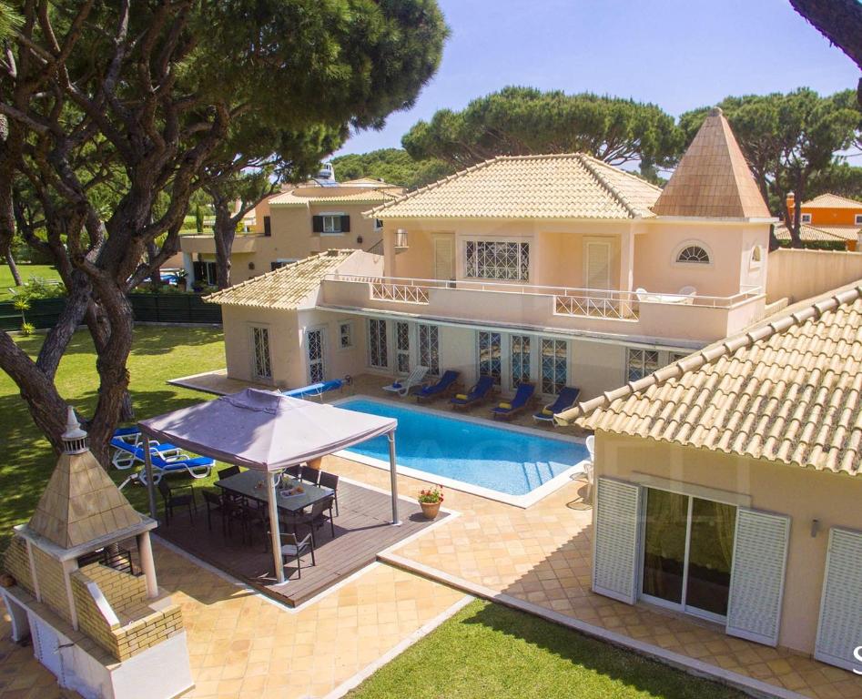 GOLF MAR VILLAGE- MONTEZ