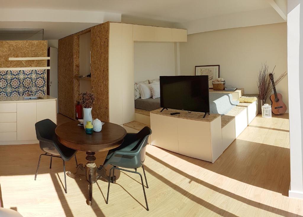 SUNNY HOME