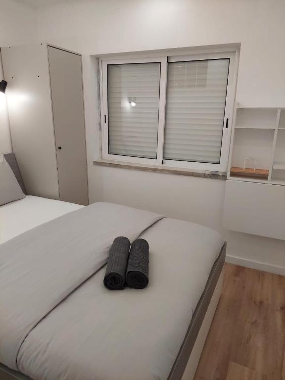 LISBON SOUTH BAY ROOMS