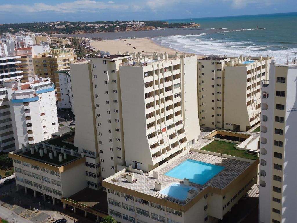 EDF VARANDAS DA ROCHA  APT  106 ( LT B1)