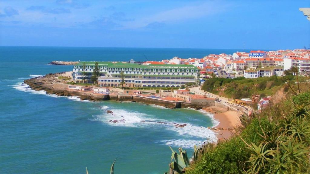 ERICEIRA HOUSE
