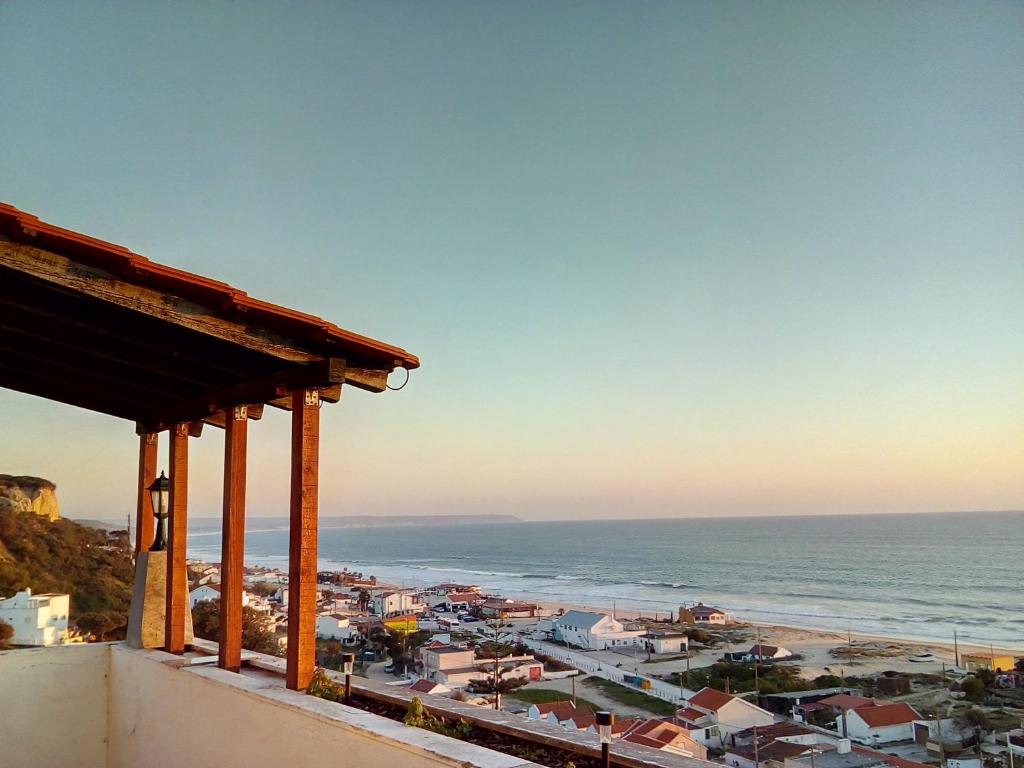 FONTE DA TELHA BEACH HOSTEL