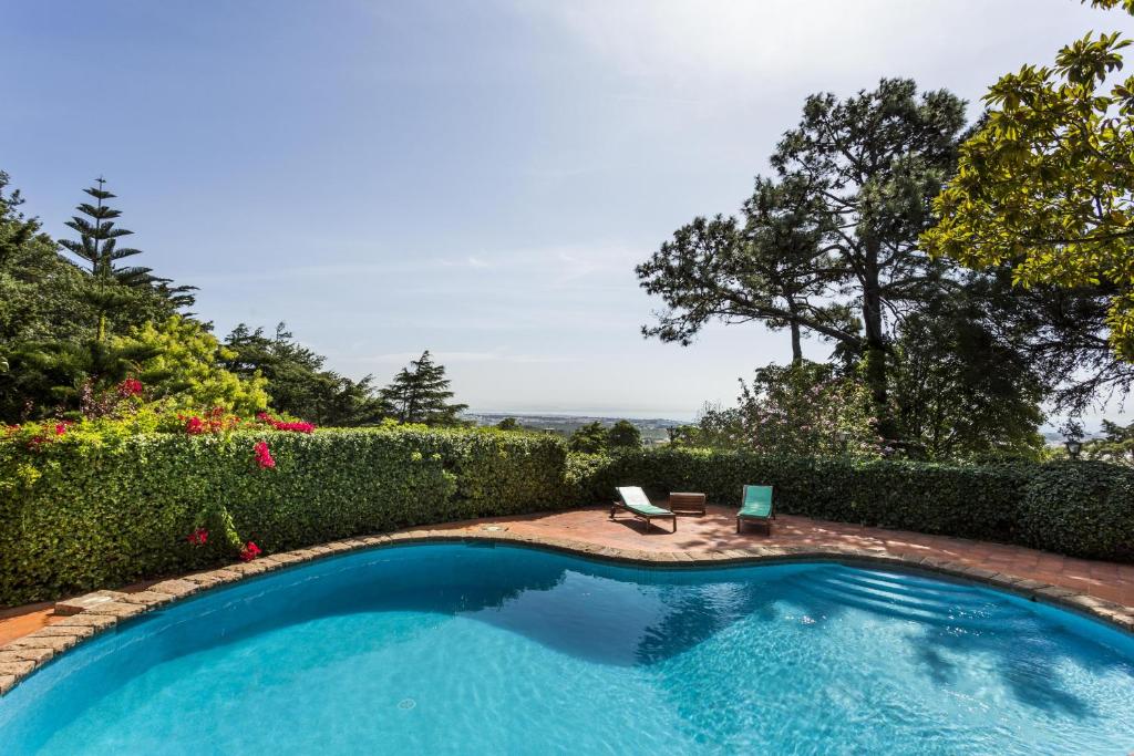 POOL HOUSE