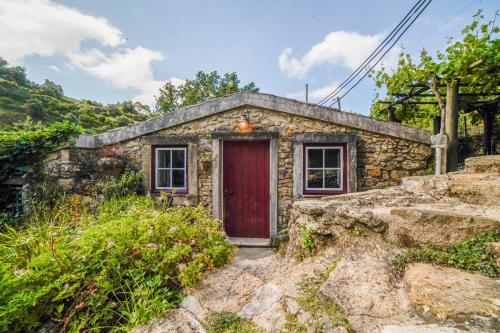 Image of CASINHA DA AZENHA/LITTLE HOUSE BY THE WATERMILL