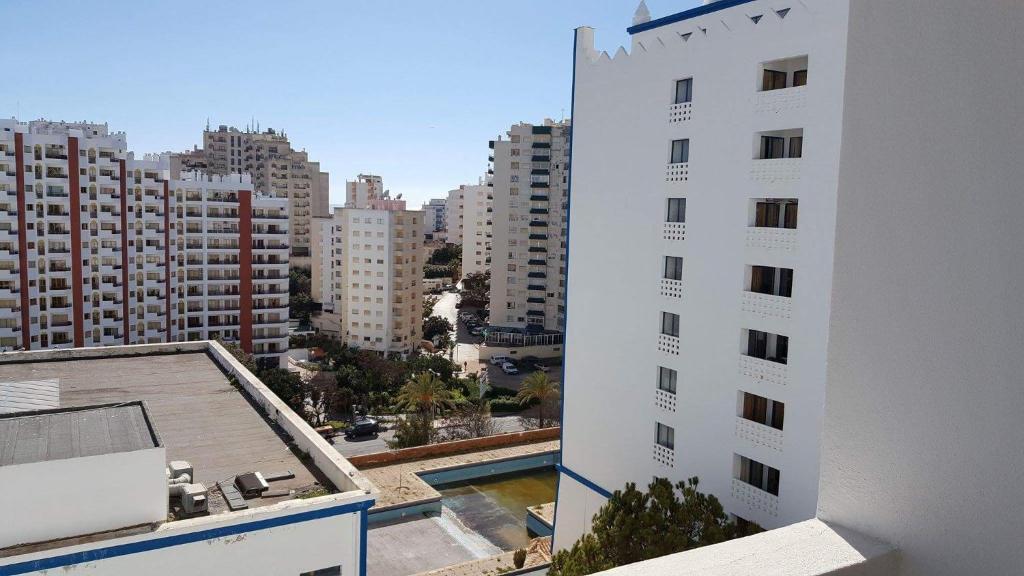 CLUB PRAIA DA ROCHA III - APARTAMENTO 823