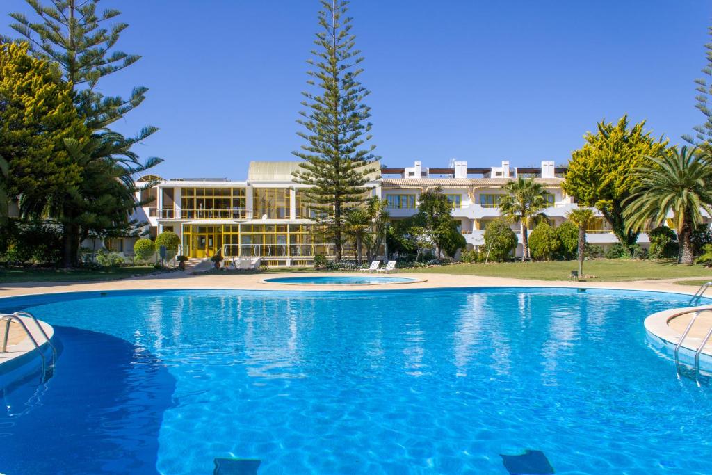 CLUBE HOTEL