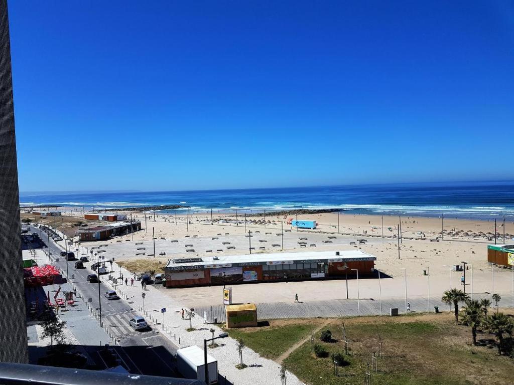 CAPARICA WITH JACUZZI ON THE BEACH