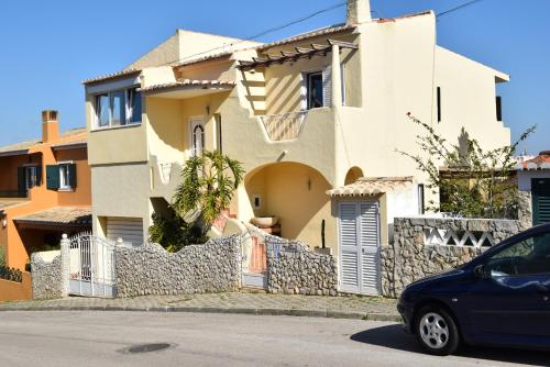 FAMILY HOUSE