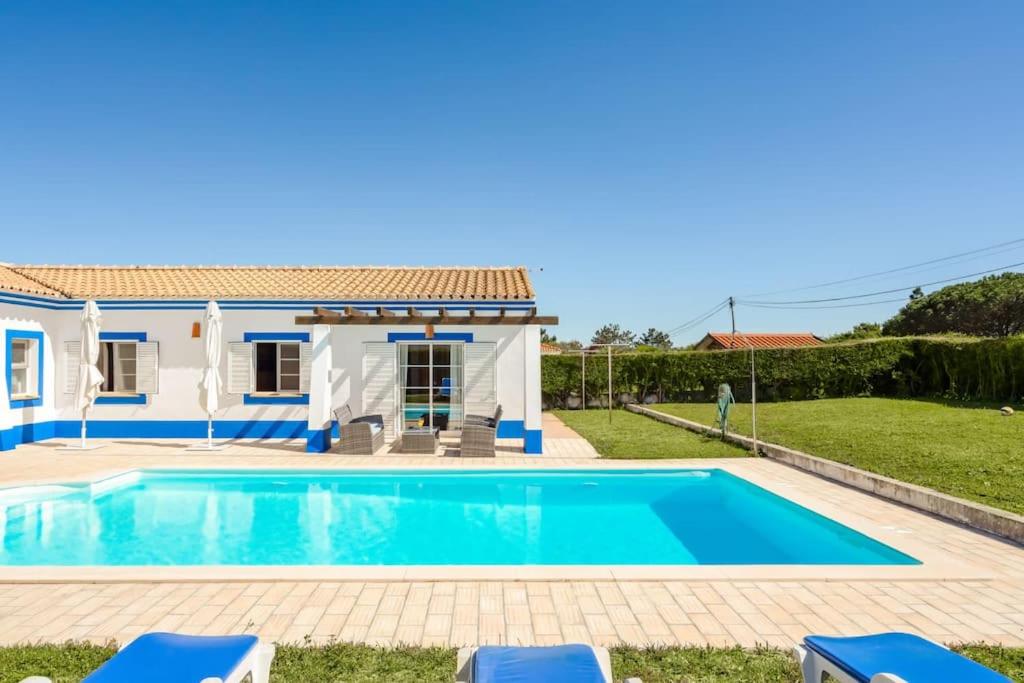 MODERN VILLA