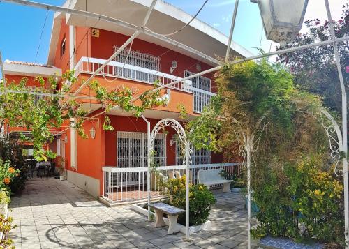 LUFI SURF LODGE