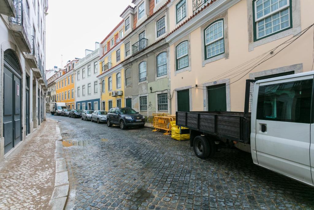 LUXURY AND COMFORTABLE APARTMENT IN CHIADO.