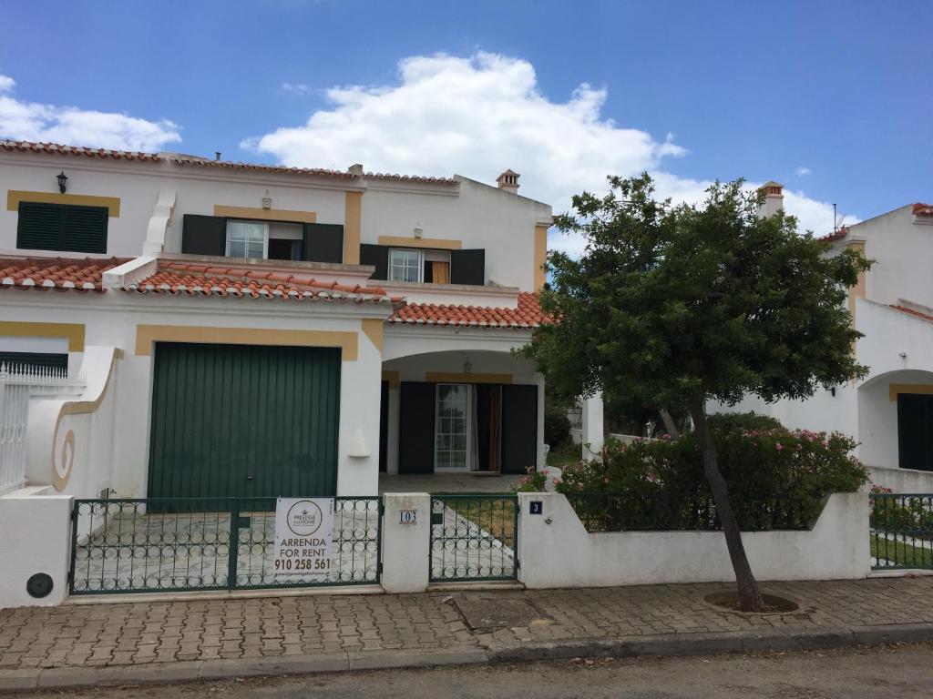 PRESTIGE FOR HOME - MORADIA ALAGOA PRAIA ALTURA