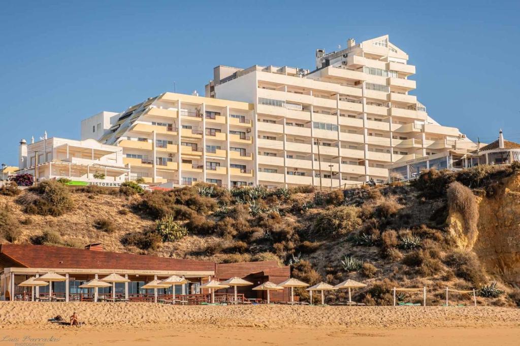 EDIFICIO PRAIA DA ROCHA-6ºC FRAÇÃO 