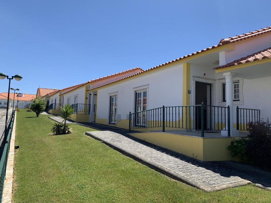 SANTA BARBARA - PREMIUM HEALTHCARE & VILLAS