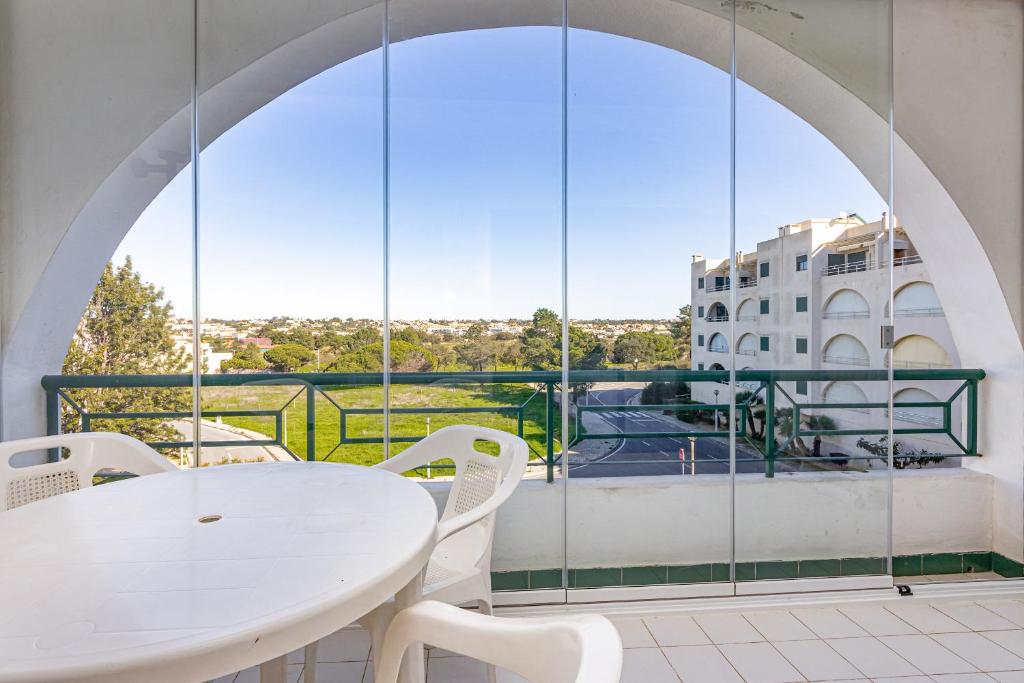 SALGADOS - VILA DAS LAGOAS - APARTAMENTO 8B1A - FRACÇÃO X