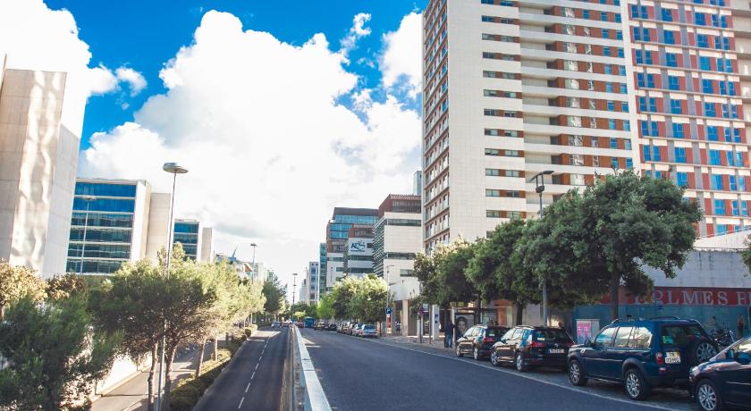 PANORAMIC LIVING LXXIV