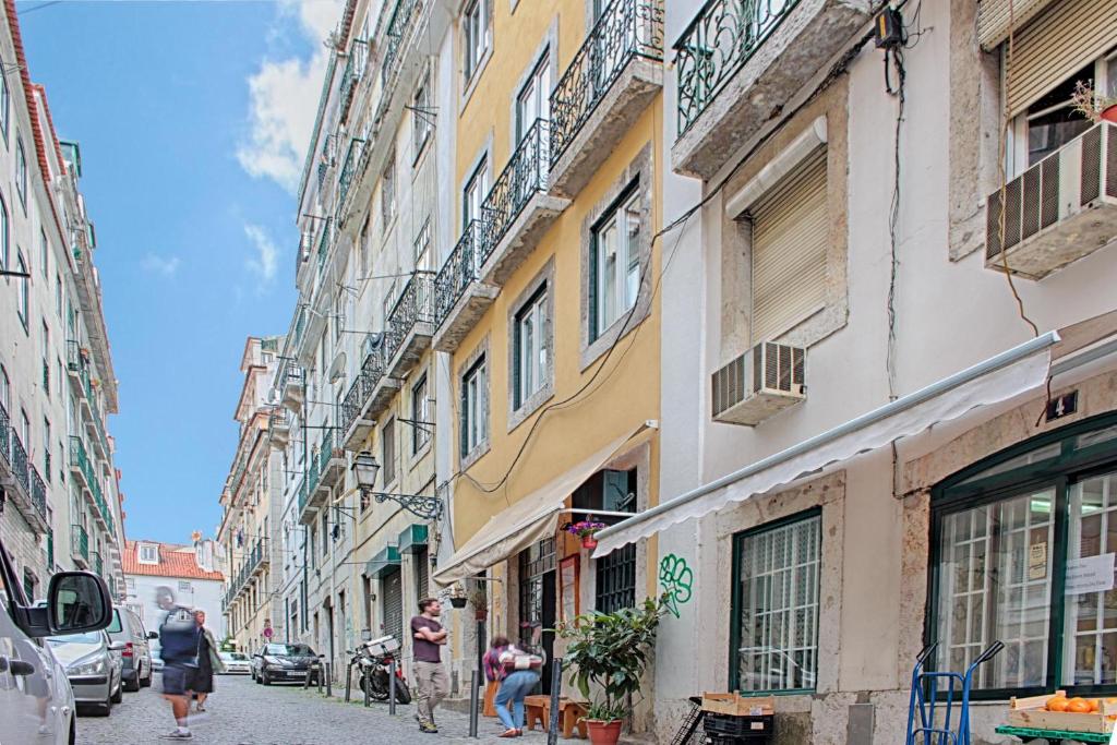 CITY FLAT 12