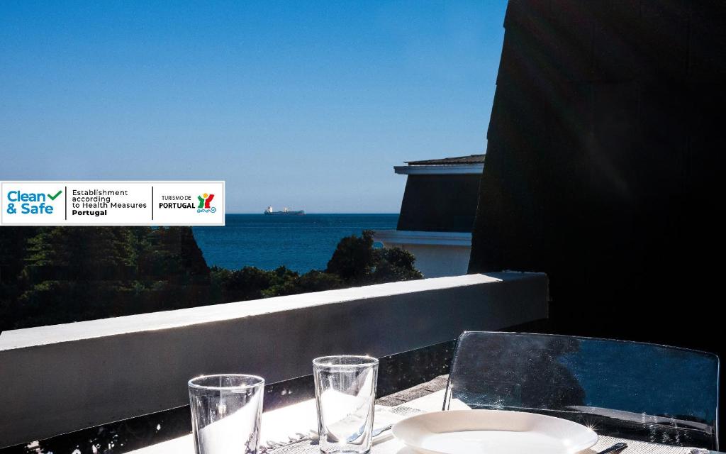 ESTORIL BEACHFRONT BALCONY APARTMENT