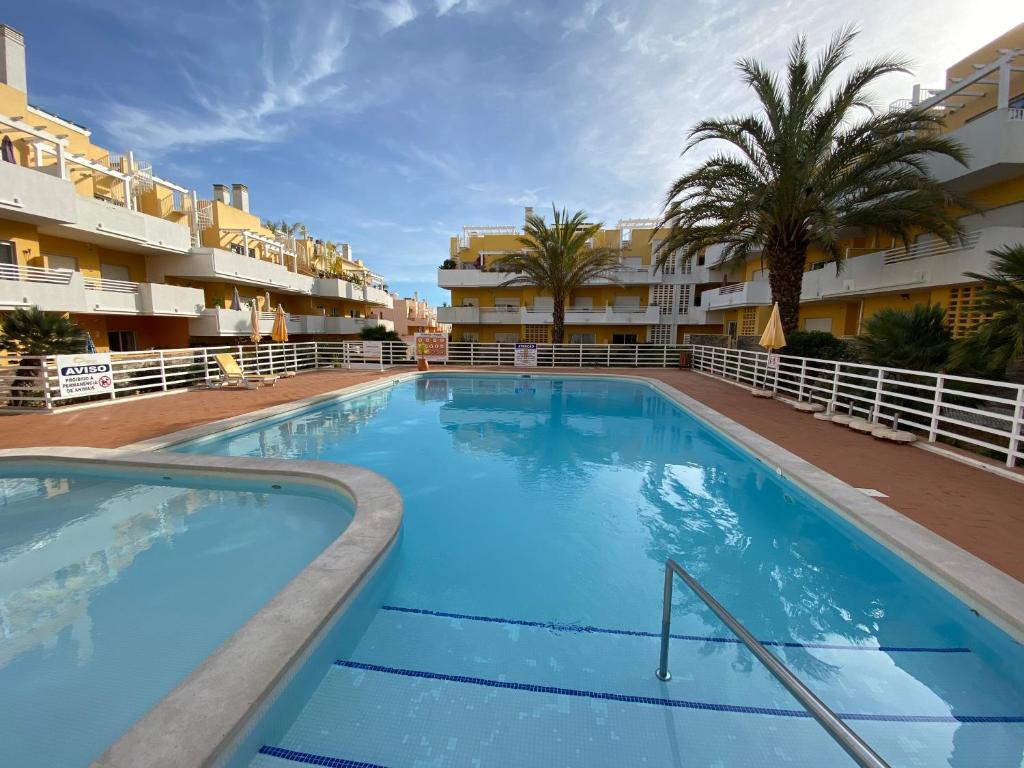 SUNSHINE APARTMENT