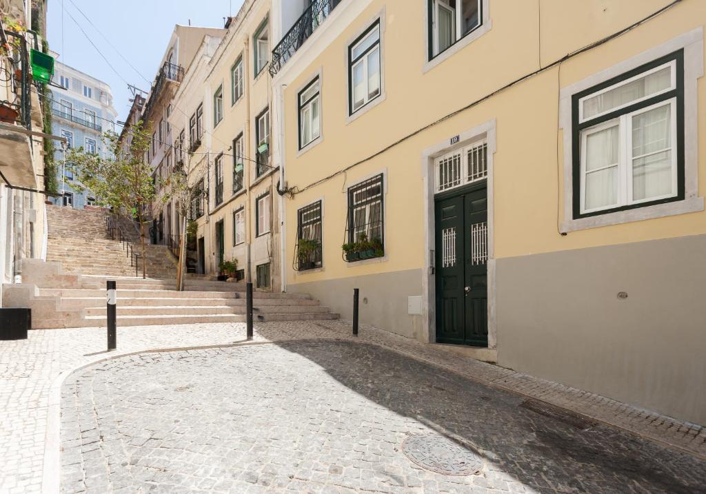 BMYT FLATS AND SUITES