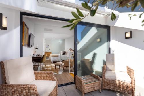 ROOM WITH BALCONY