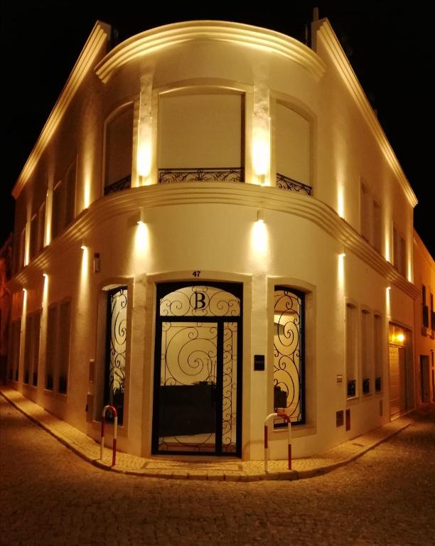 BOWEN LUXURY SUITES