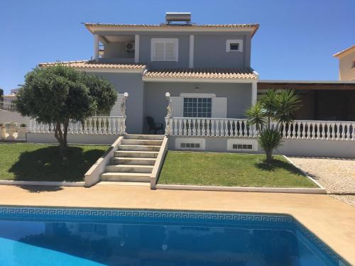 VILLA VALE CARRO