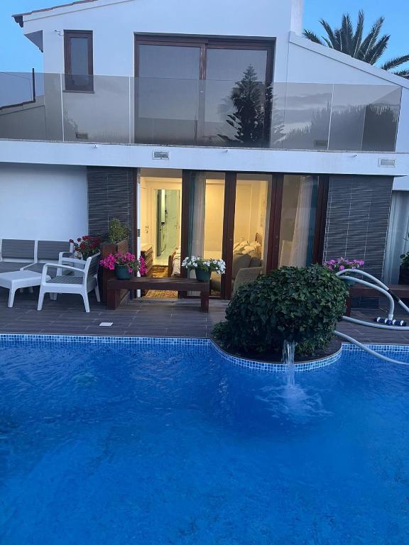 VILLA RODRIGUES